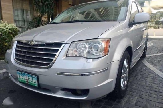 2008 Chrysler Town and Country automatic