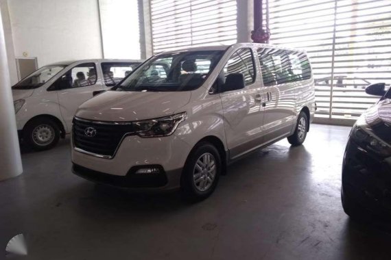 Hyundai Grand Starex Swivel Seats 2.5 Crdi FL 2019 