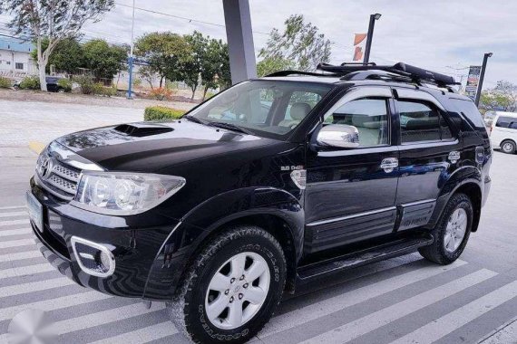  TOYOTA Fortuner V 4x4 Automatic 2010 for sale