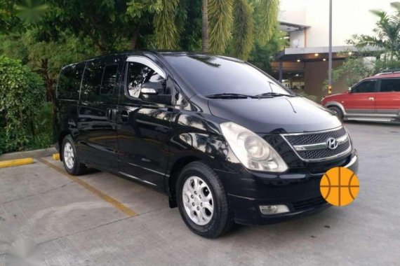 Hyundai Grand Starex gold FOR SALE