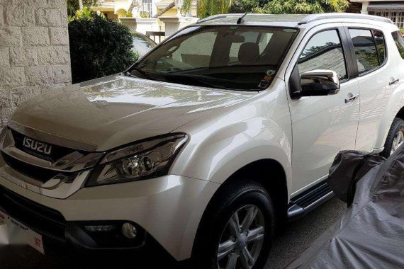 2016 Isuzu MU X four wheel drive top of the line variant first owner