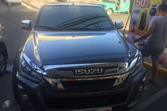 Isuzu dmax 3.0 LS 2018 For Sale !!!