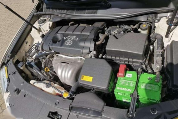 Toyota Camry 2.5V Pearlwhite for sale 