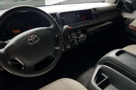 2016 model Toyota Hiace Super Grandia LXV AT Diesel