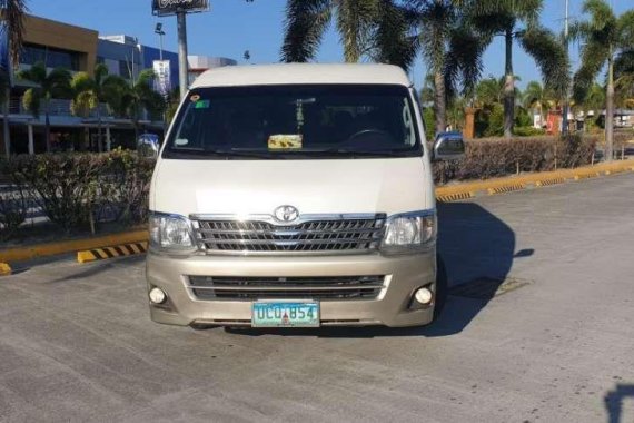 Toyota Hiace Super Grandia Two Tone 2013 Automatic