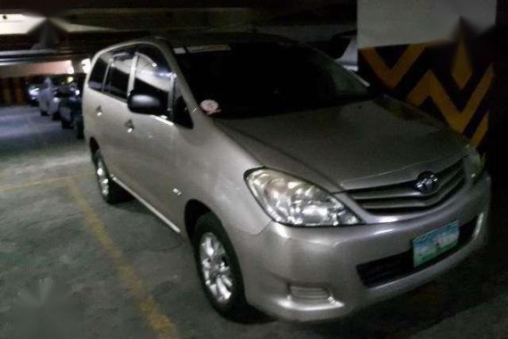 Toyota Innova E 2.0 Automatic 2009 for sale 