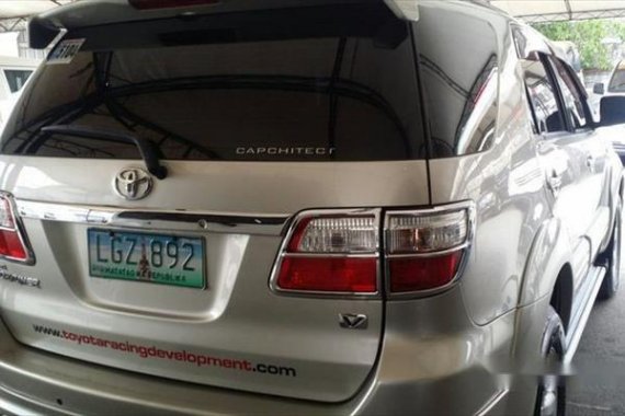 Toyota Fortuner 2011 V for sale