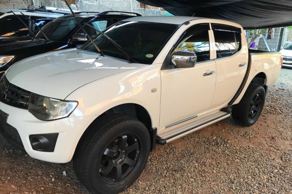 Mitsubishi Strada Manual Diesel 2012 for sale