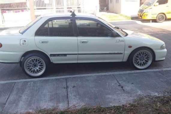 Like new Mitsubishi Lancer for sale