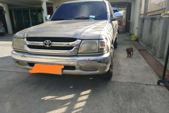 2004 Toyota Hilux 2L for sale 