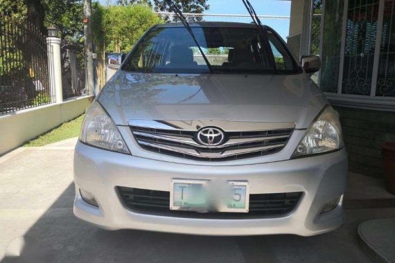 2011 Toyota Innova 2.0 V for sale