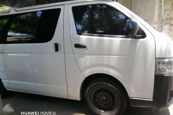 2015 Toyota Hiace Commuter 2.5 MT for sale