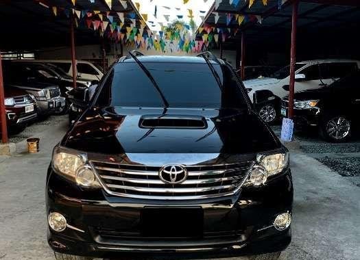 2015 Toyota Fortuner V AT All black edition