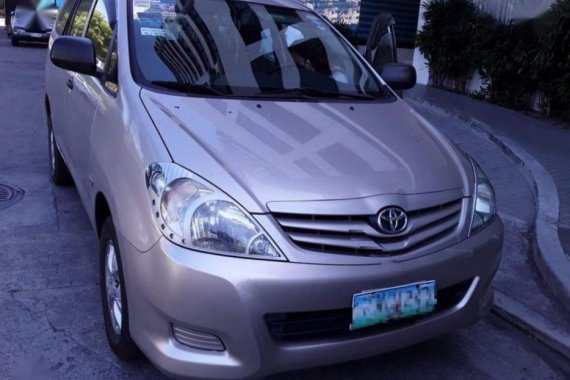 2010 Toyota Innova E for sale 