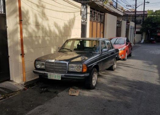 Like new Mercedez Benz 300D for sale