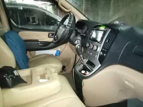 Hyundai Starex 2010 for sale 