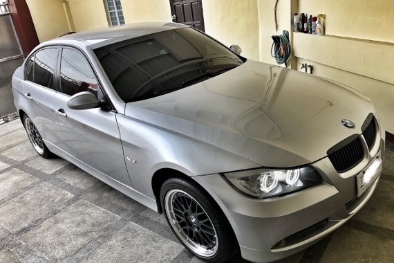 Selling 2nd Hand Bmw 320I 2005 Sedan at 52000 km 