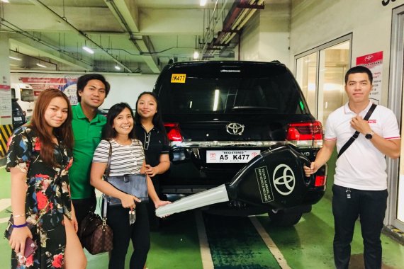 Selling Brand New Toyota Land Cruiser 2019 in Makati 