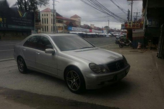 Like New Mercedes Benz C200 for sale