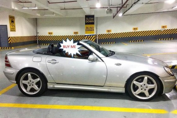 Like New Mercedes Benz SLK 320 for sale