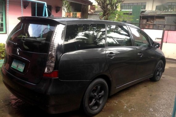 2nd Hand (Used) Mitsubishi Grandis 2005 for sale in Tanay