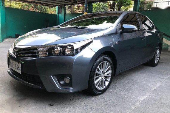 Selling Toyota Altis 2016 Manual Gasoline in Quezon City