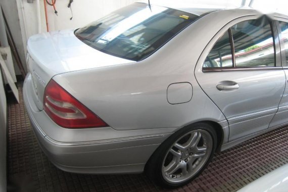 2nd Hand (Used) Mercedes-Benz C200 2001 Automatic Gasoline for sale in Quezon City