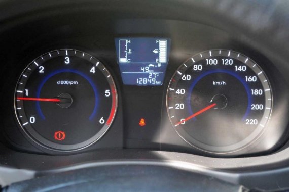 Hyundai Accent 2016 Manual Diesel for sale in Legazpi