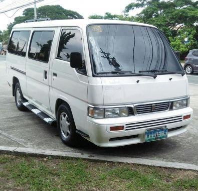 Red Nissan Urvan 2013 for sale in Manual