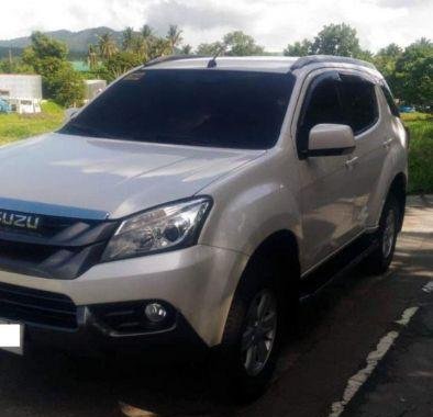 Selling 2nd Hand (Used) Isuzu Mu-X 2015 in Nagcarlan