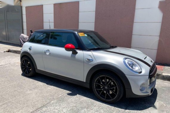 Selling 2nd Hand (Used) 2018 Mini Cooper S Automatic Gasoline in Pasig