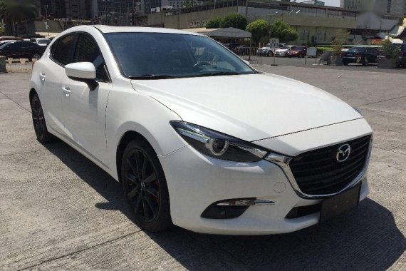 Selling Mazda 3 2017 Automatic Gasoline in Pasig