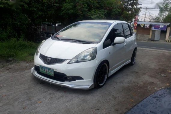 Selling 2nd Hand (Used) Honda Jazz 2010 Manual Gasoline in Magalang