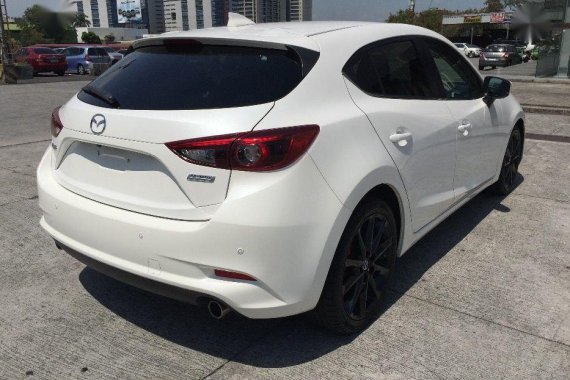Selling Mazda 3 2017 Automatic Gasoline in Pasig