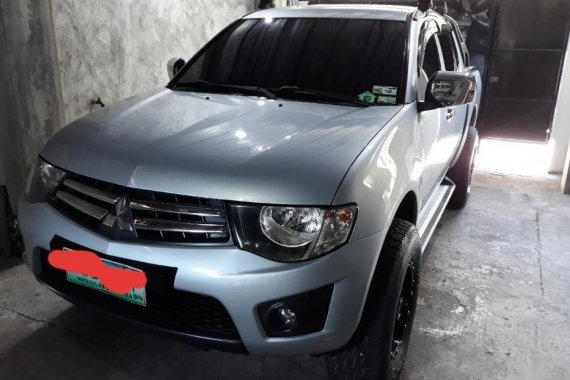 Selling Mitsubishi Strada 2012 Automatic Diesel in Quezon City