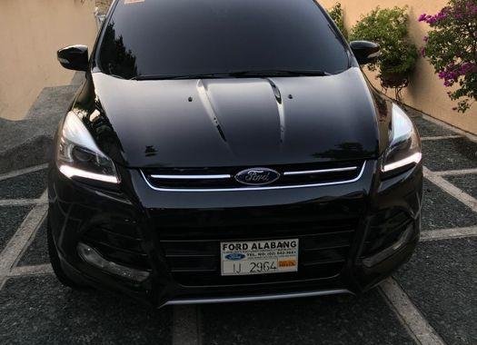 Selling 2nd Hand Ford Escape 2015 in Muntinlupa