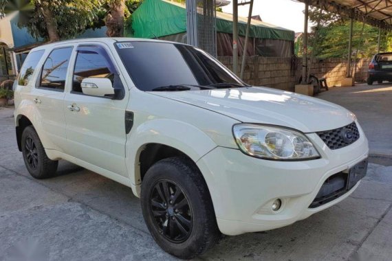 Selling 2nd Hand Ford Escape 2011 in Bacoor