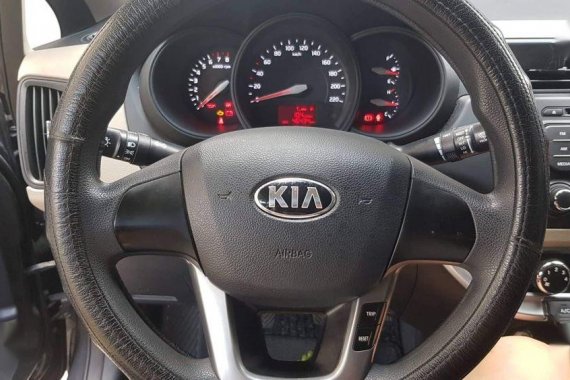 Selling Used Kia Rio 2014 in Cainta