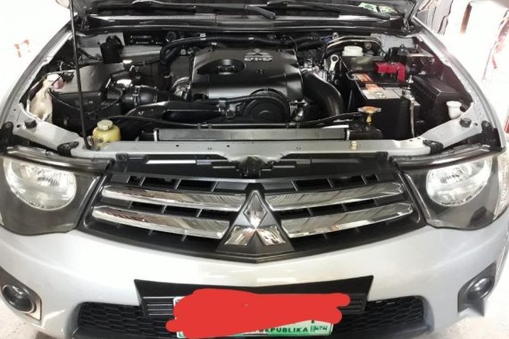 Selling Mitsubishi Strada 2012 Automatic Diesel in Quezon City