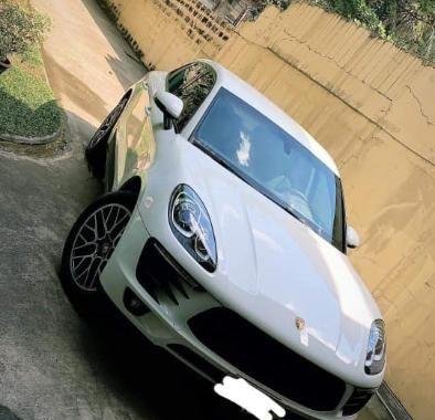 Selling 2nd Hand (Used) Porsche Macan 2015 at 19000 in Quezon City