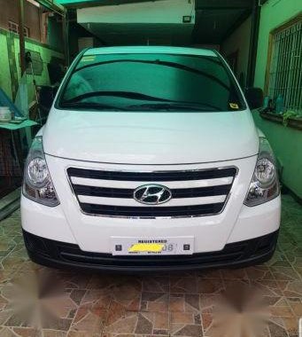 Selling Hyundai Grand Starex 2018 Manual Diesel in Navotas