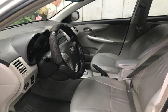 Selling Used Toyota Corolla Altis 2011 in Caloocan