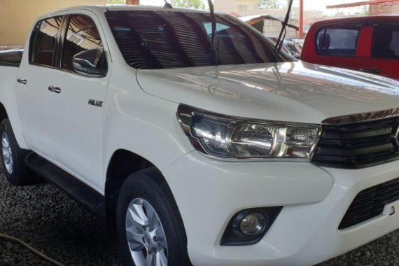 For sale White 2016 Toyota Hilux in Quezon City