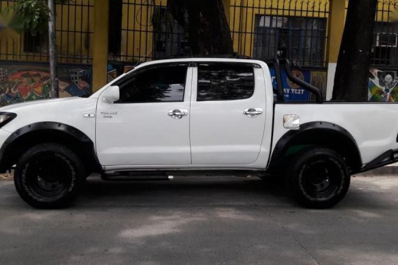 Selling Toyota Hilux 2005 Manual Diesel in Quezon City