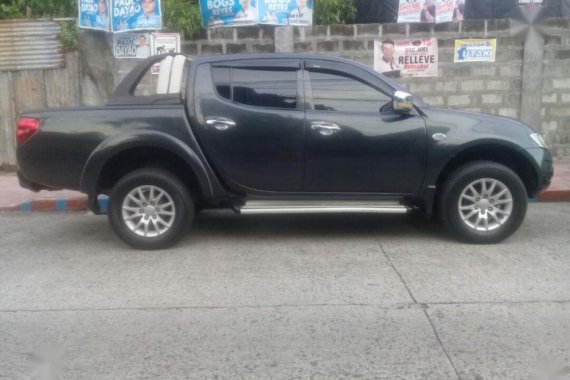 Selling Used Mitsubishi Strada 2011 in Marikina