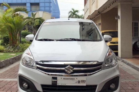 Selling Pearl White Suzuki Ertiga 2018 Automatic Gasoline