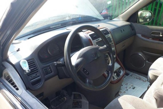 Selling 2001 Kia Carnival for sale in Teresa