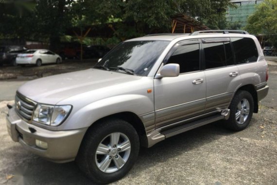 Selling Used Toyota Land Cruiser 2003 in Pasig