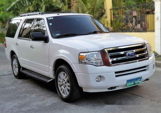 Selling White 2011 Ford Expedition Automatic Gasoline 