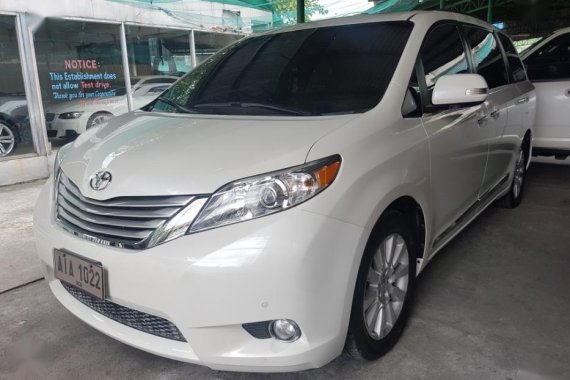 Selling 2nd Hand Toyota Sienna 2015 Automatic Gasoline at 20000 km in Quezon City